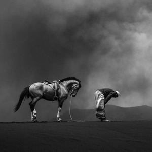 孤独旅行者（Hiker without destination）