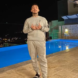 Düşerim Ağır Ağır