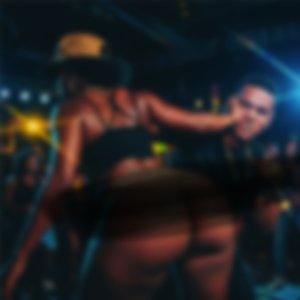 Ela Bate com a Bunda