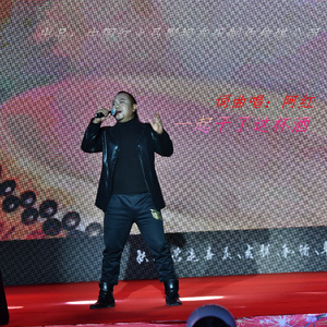 一起干了这杯酒