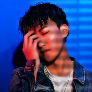 假装我们没爱过