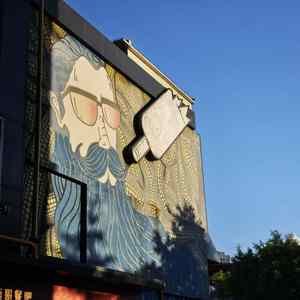 市井声裹着甜风跑