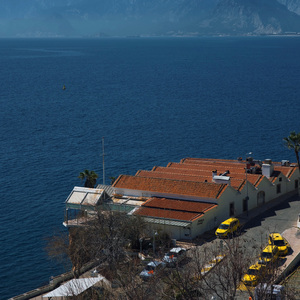 借着天冷靠近你