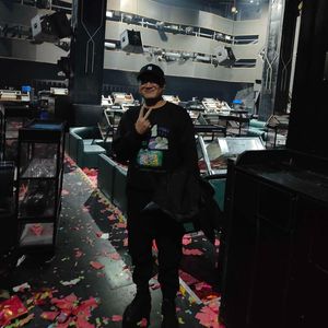 霓虹灯下-MC 老徐