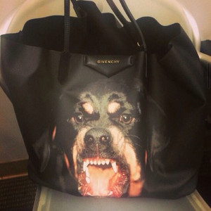 GIVENCHY