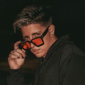 Fingias (feat. Shoplin Music & J Leal)