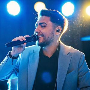 Tinere nu fugi de mine (Live)