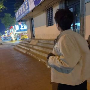 背对背拥抱-阿飞
