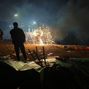 空气中弥漫着云雾