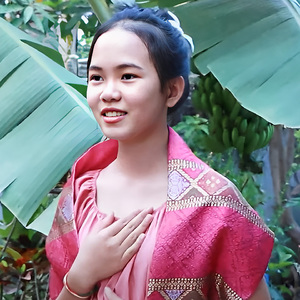 ສາວວຽງຈັນລໍຄອຍ