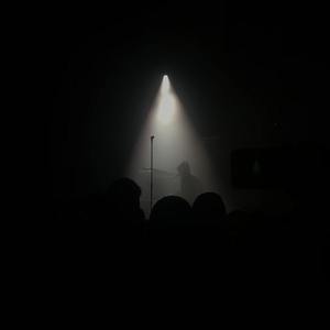 聚光灯下的群众（prod. by 张杰峻）