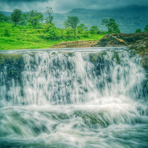 Relaxing Piano music with water sounds meditation