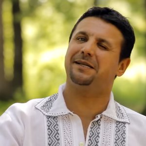 Tuica face pe desteapta