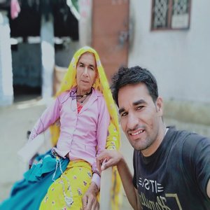 Ghar P Baithya Chokha Laage