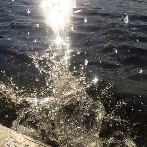 Letting Go (因为爱你爱到我心痛）