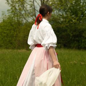 Na zahrádce kvítí rvala (feat. Cimbálová muzika Oskoruša)