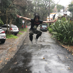 Quédate un poco más