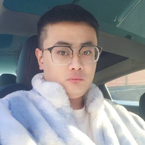 携手喜迎陈女士十九岁大寿