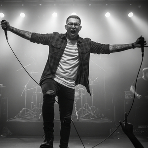 Saling Menyimpan Luka