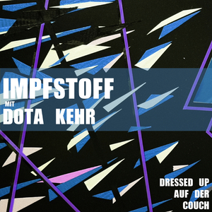 Dressed Up auf der Couch