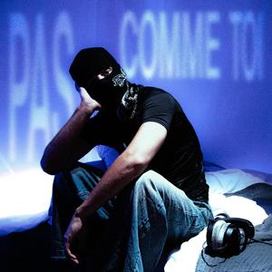 PAS COMME TOI