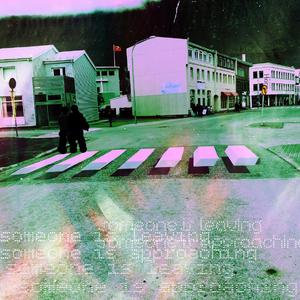 有人在离开有人在靠近