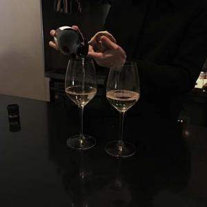 路过的风也没有告诉你 有个人很想你