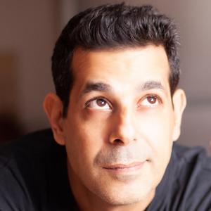 לוקח מזוודה