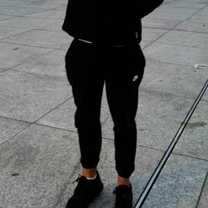 nieko nebus (feat. SkorpyX)