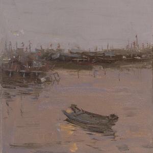 她一个人在唱歌