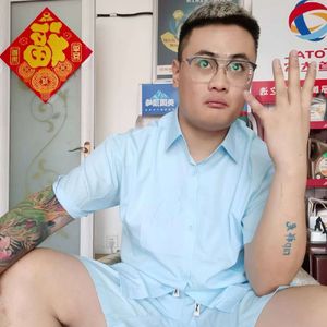 谢帝被Kanye束缚了