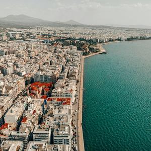 ΜΕ ΤΟ ΚΕΦΑΛΙ ΨΙΛΑ
