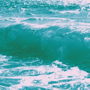 安静的平静的波浪声音