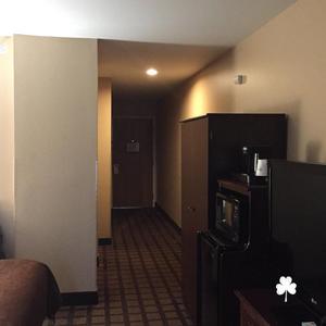 hotel suite (feat. CVRNAGE)