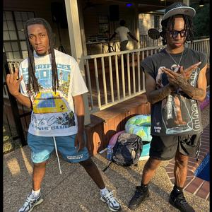 Stunnas (feat. Deezy DaRealest)
