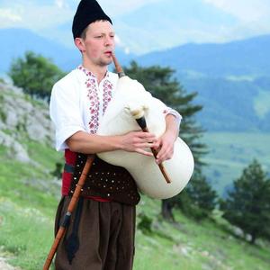 Пустоно лудо и младо - Pustono ludo i mlado (гайда - bagpipe)