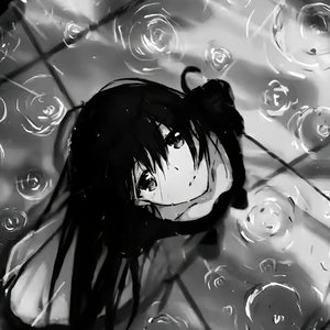 低头，只为握紧你的手