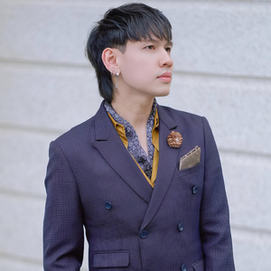 ពោធិ៍ចិនតុងអន្លង់ស្នេហ៍