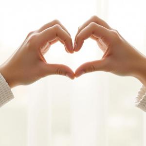 共祝我们拥有长久的欢喜与美梦