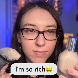 Zarte Lippenpflege & Präzises Augen-Make-up-Auftragen