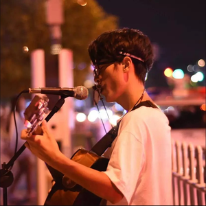 落日余晖的路上总是爱意弥漫