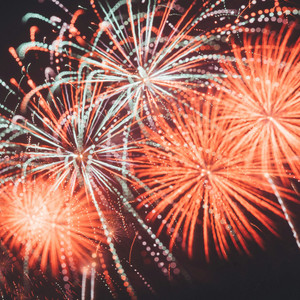 流焰绘夜 新辰绽梦