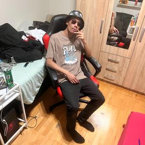 DIVA (feat. De Blå & Lil Patty) (REMIX)