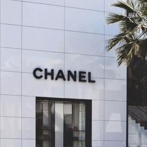 他只是经过(片段）