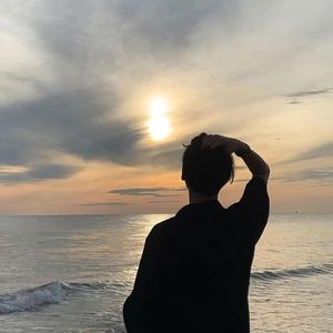 有些人该忘就忘了吧（天空之外Remix）