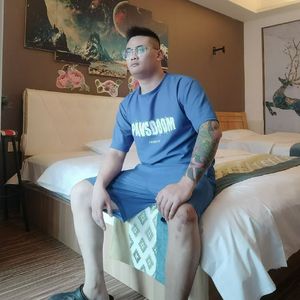 伦敦娱乐教父MK！10月11日生日快乐