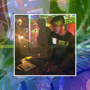 Self Powered Shadows