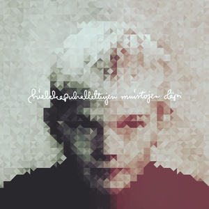 hiekkapuhallettujen muistojen läpi