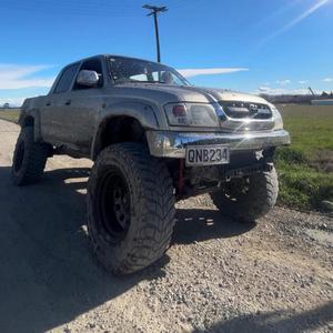 Bloodyhands muddy boots