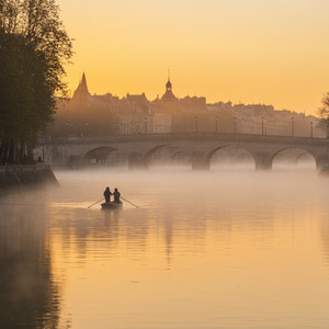 セーヌ川の囁き